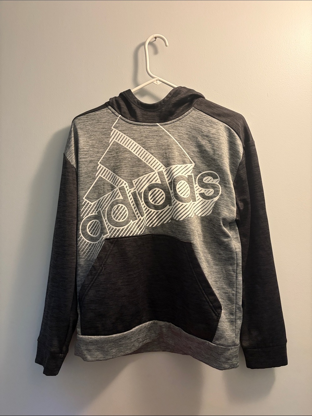 4 piece XL boys sweatshirts. - Picture 8 of 13